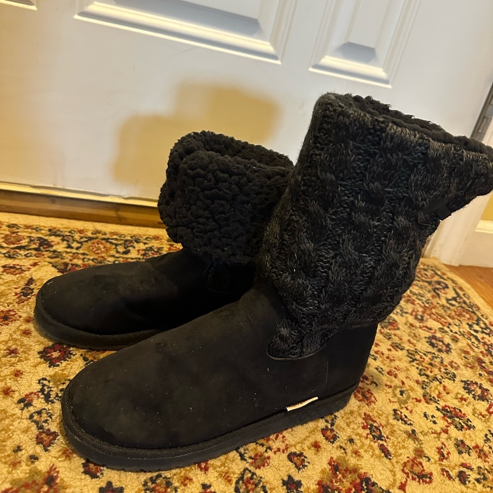 Black knit sweater fur boots